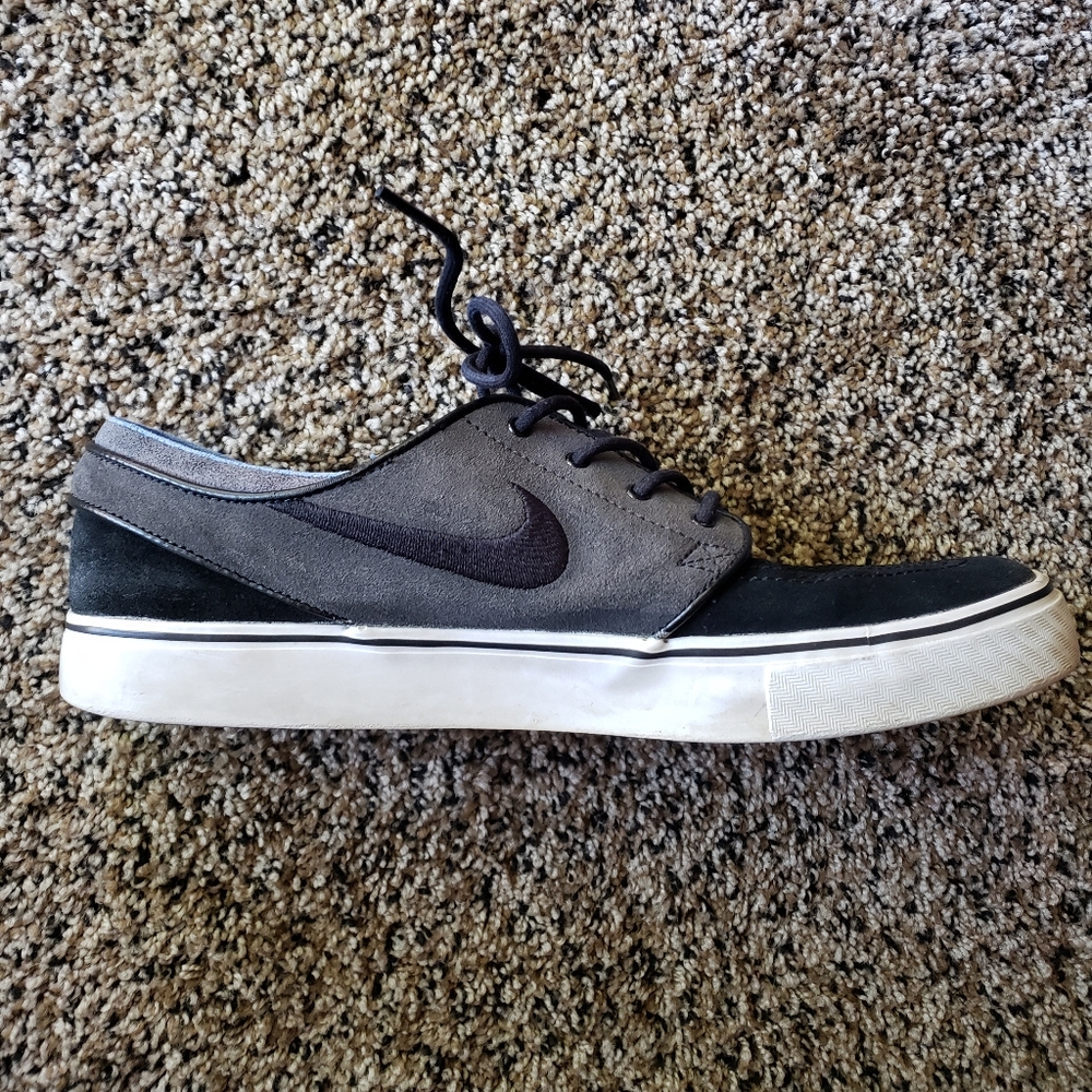 Stefan Janoski Nikes size 10